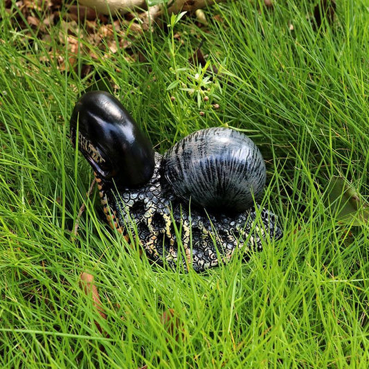 🐌 Evil Snail Resin Decoration – Unique Garden & Home Ornament 🏡✨